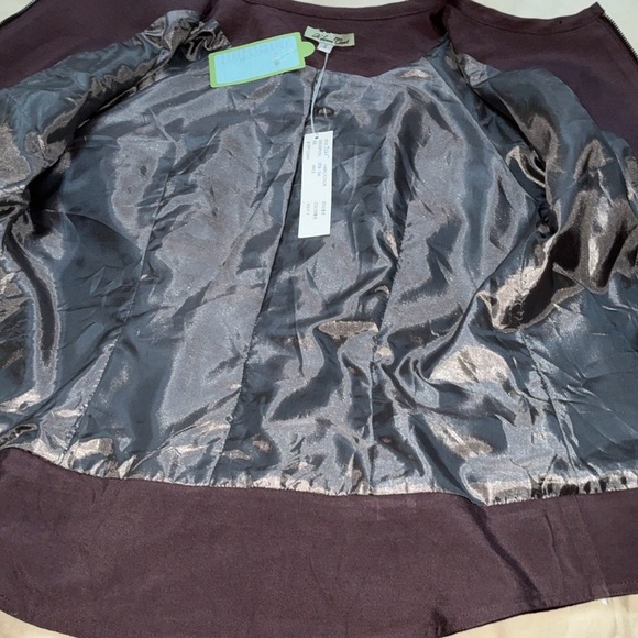 Two-Tone Zip-Up Jacket - Picture 7 of 7